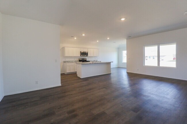 Foto del edificio - New Build 3 Bedroom Home Available For Immediate Move In!! Robninson Ranch