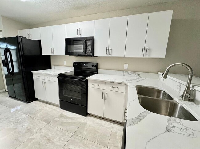 Foto del edificio - 14922 Par Club Cir