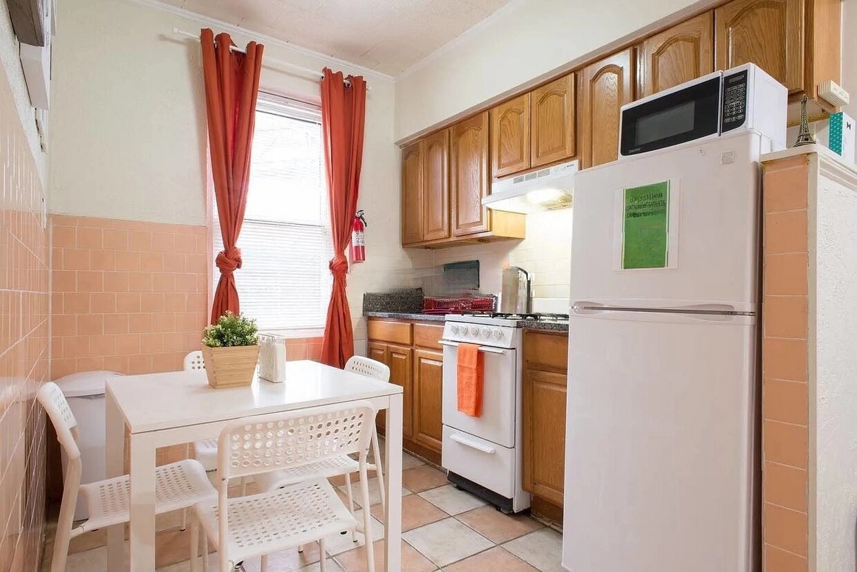 Foto principal - 126 Warren St