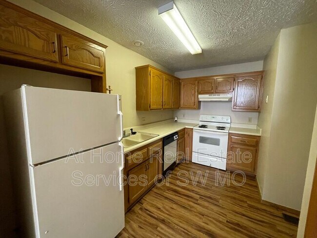 Building Photo - 1143 W Hummingbird Ln
