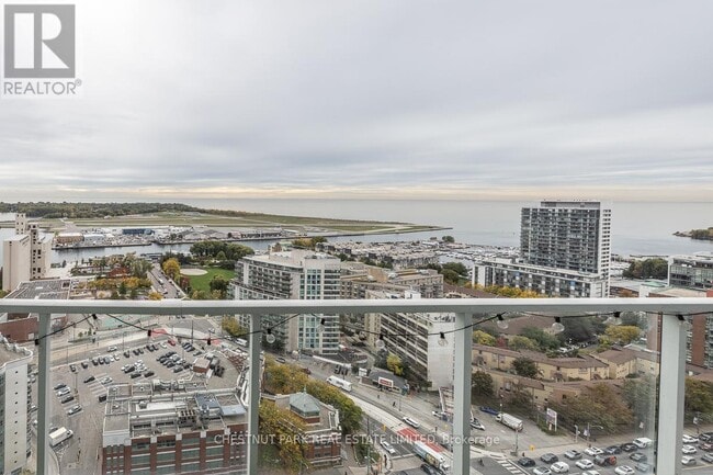 Photo du bâtiment - 17 Bathurst St