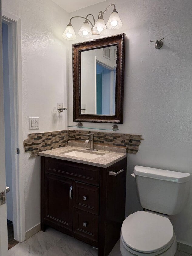 Foto del edificio - 2 Bed 1.5 Bath in Northridge