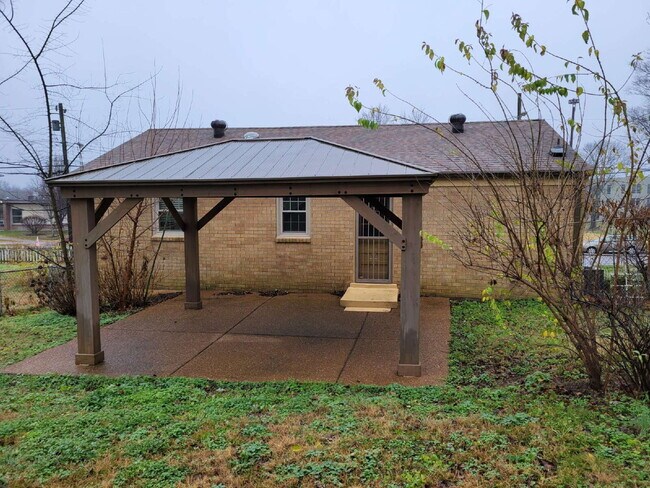 Building Photo - East Nashville 3 Bedroom Gem!