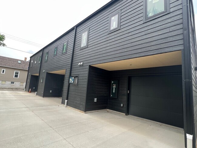 Foto del edificio - 923 E Otjen St