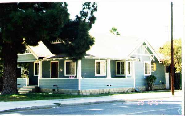 Building Photo - 241 Orange Grove Ave