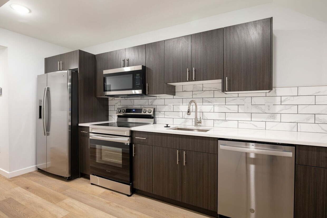 Foto principal - 645 Brooklyn St