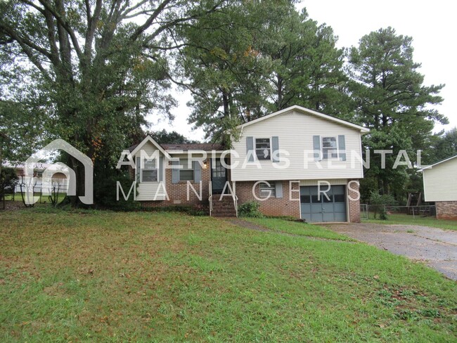 Building Photo - Home for Rent in Hueytown!! View with 48 H...