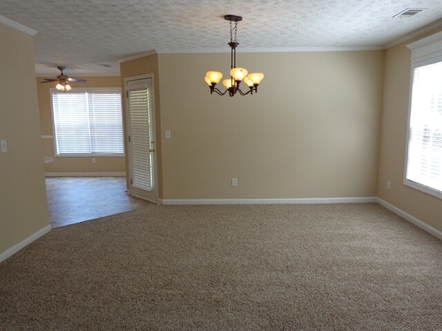 Foto del edificio - 3350 Stratton Ln