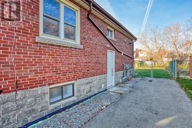 Building Photo - 338 Upper Gage Ave