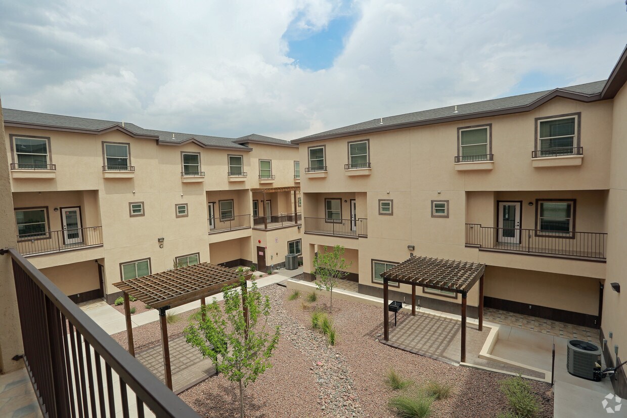 The Townhomes at 1400 N. Kansas at River 1400 N Kansas St El Paso, TX Apartments for Rent in