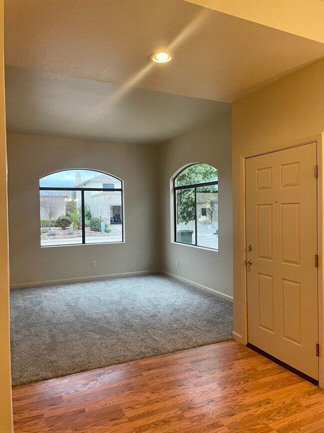 Building Photo - 10032 E Paseo San Ardo