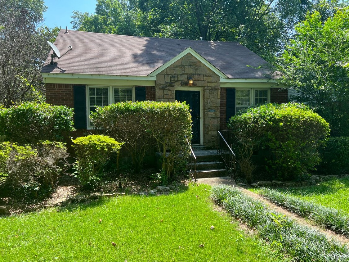 Foto principal - 3 bed, 1 bath near the University of Memphis