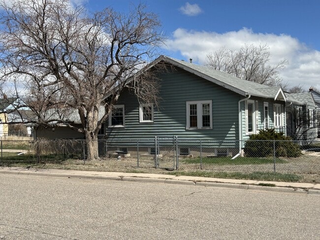 Building Photo - 1602 E 20th St
