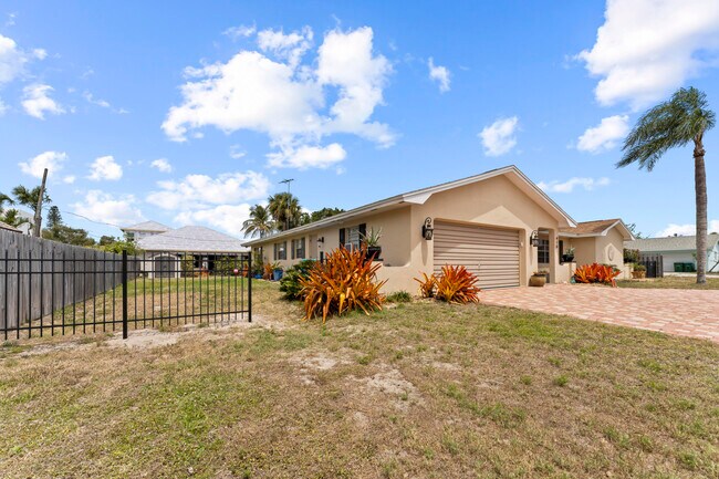 Building Photo - 410 Surf Rd