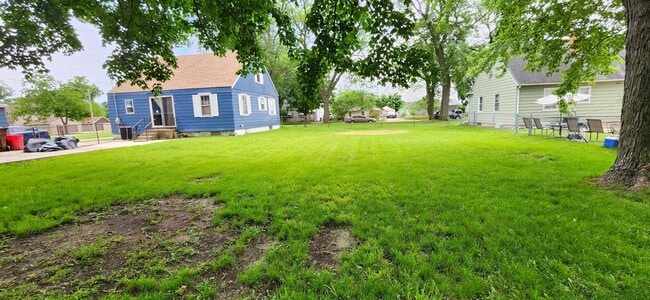 Building Photo - 532 Anna Ave