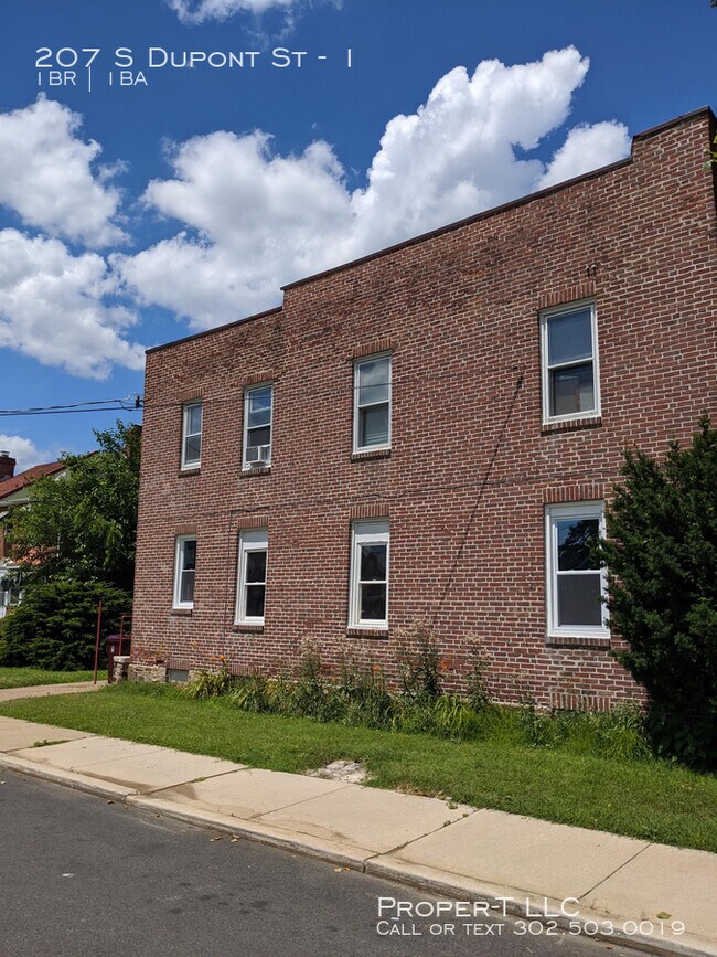 Building Photo - 207 S Dupont St