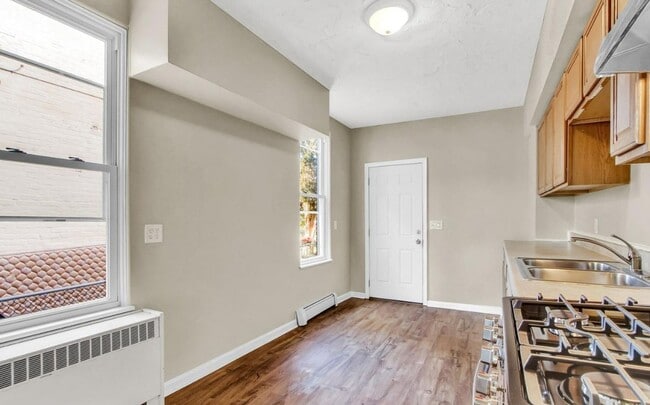 Building Photo - Charming 3 Bedroom, 1 Bath Home in York, Pa!