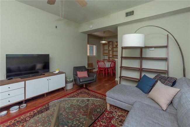 Foto del edificio - 4708 Depew Ave
