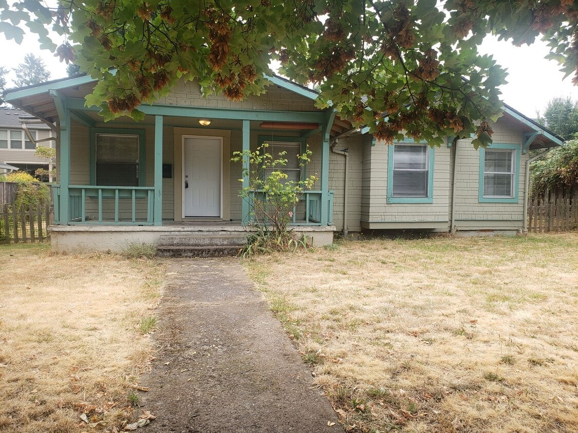 Photo - 1032 NE Madrona Street