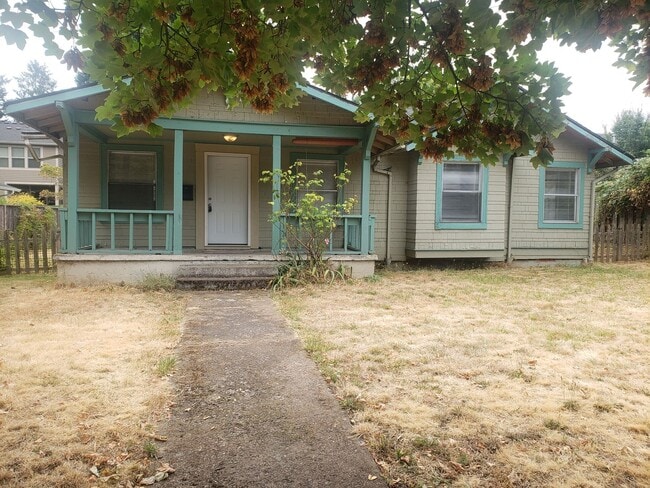 Photo - 1032 NE Madrona Street House