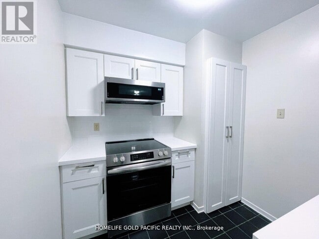 Photo du bâtiment - 1055 Bay St.