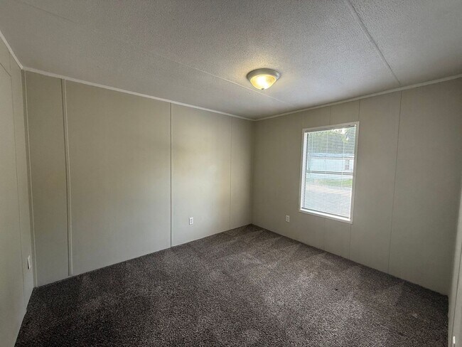Foto del edificio - 3 bedroom, 2 bath Mobile Home