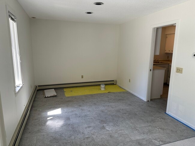 Building Photo - 1 Pine St