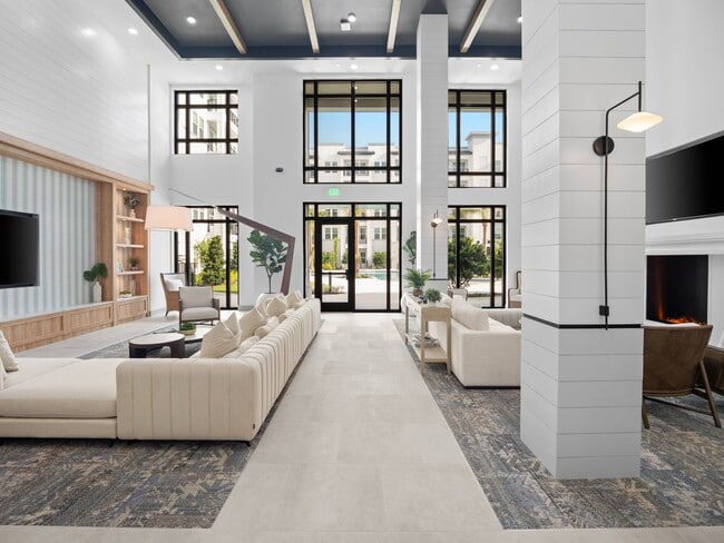 Building Photo - Tides at Palm Bay
