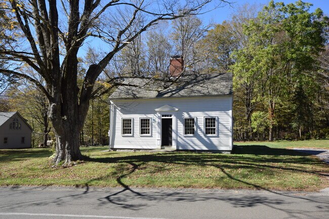 Foto del edificio - 100 Bradford Corner Rd