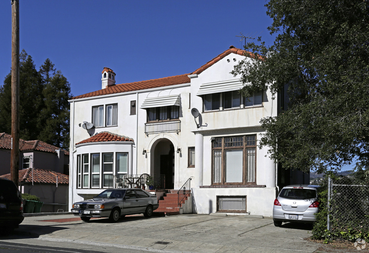 Building Photo - 946 Macarthur Blvd