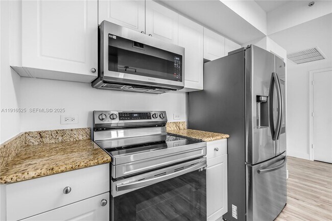 Foto del edificio - 19501 W Country Club Dr