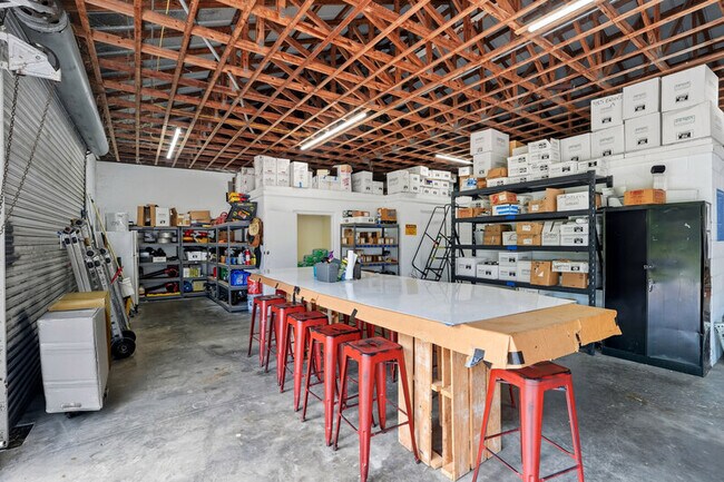 Foto del edificio - 2261 Krape Rd