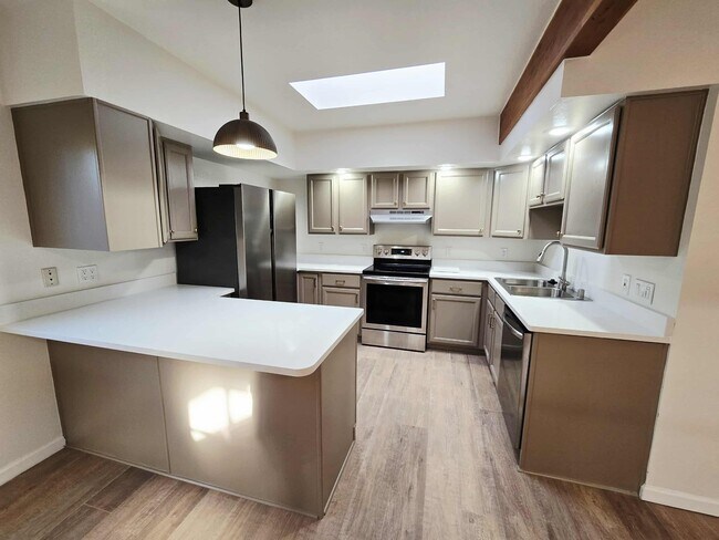 Foto del edificio - 3715 Simms Ave SE