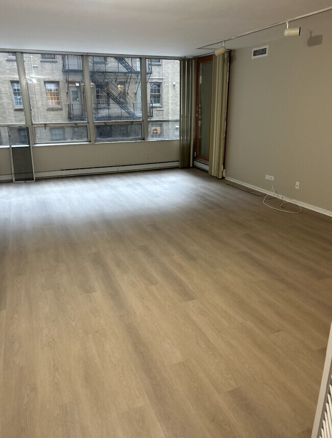 Foto del edificio - 201 E Chestnut St