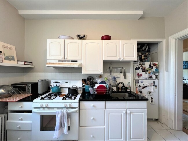 Building Photo - 63 Dana St