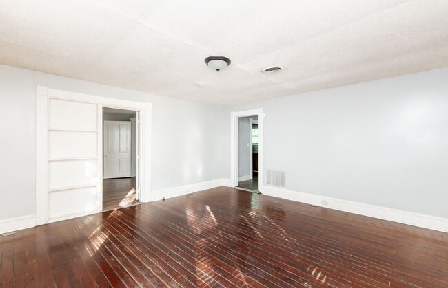 Building Photo - 917 Watt St