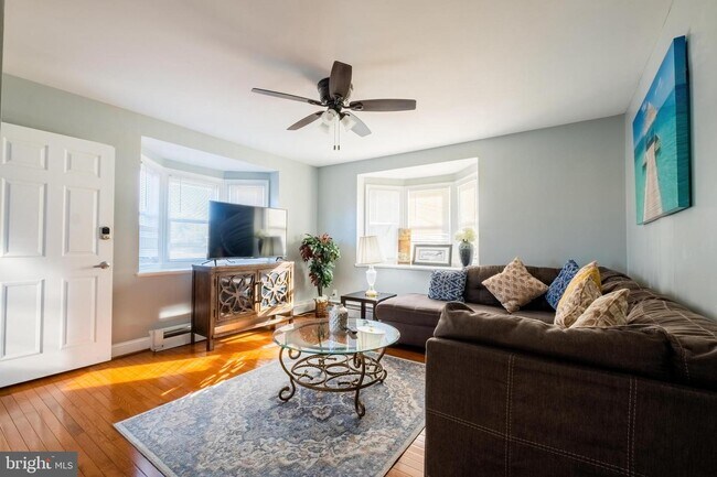 Building Photo - 700 Charing Cross Rd