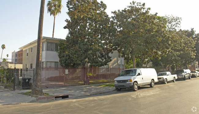 Building Photo - 1206 S Bronson Ave