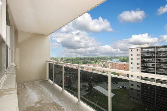Building Photo - 1265 Pentland St