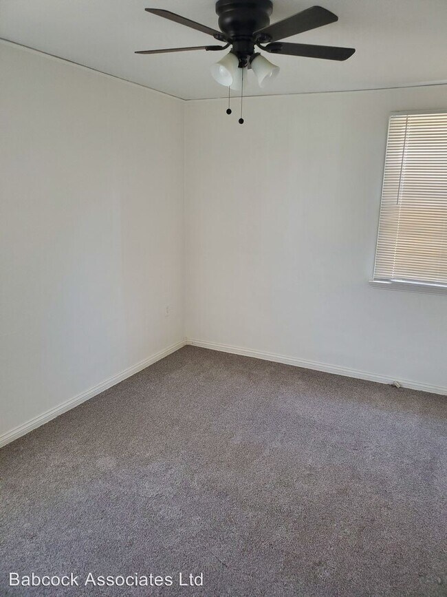 Building Photo - 2412 Cabrillo Ave