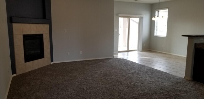 Building Photo - 1143 Desert Sunflower Dr NE