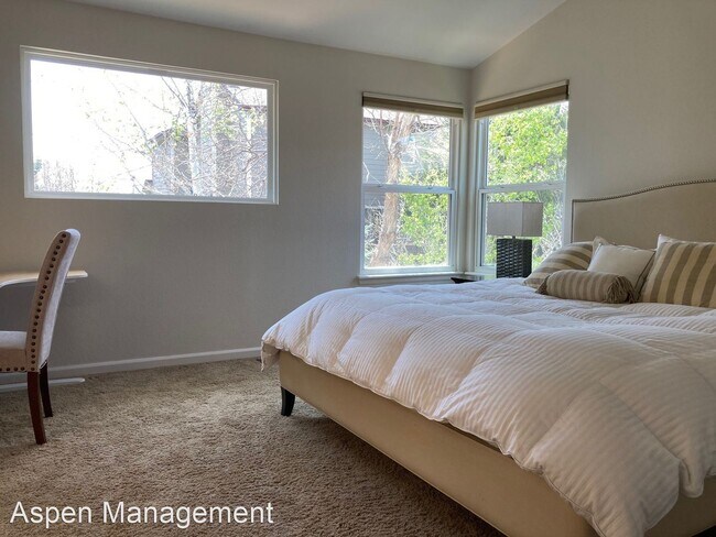 Foto del edificio - 892 W Chestnut Cir