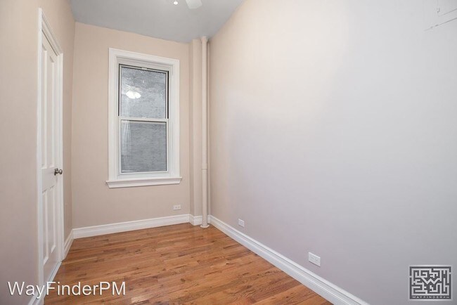 Building Photo - 15 W 75th St