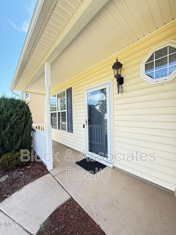 Foto del edificio - 420 Cline Falls Dr