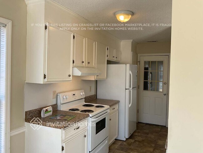 Foto del edificio - 5014 Alexis Dr