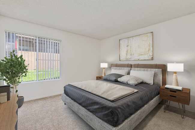 Building Photo - Woodland Hills