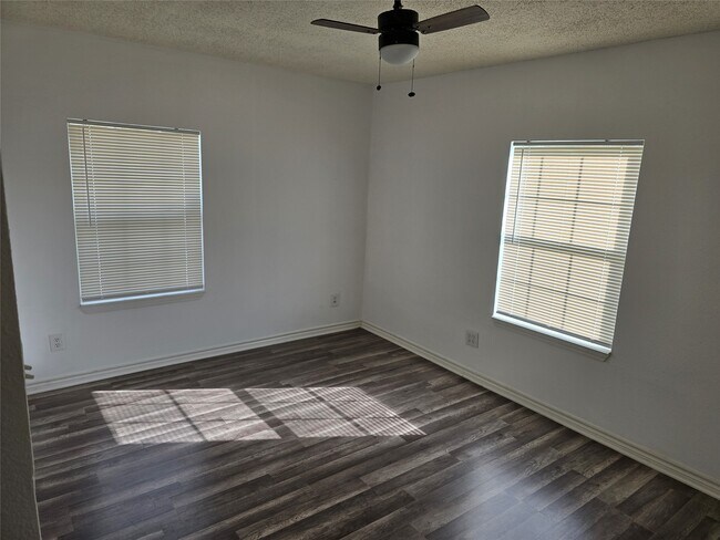 Foto del edificio - 3619 Washington St