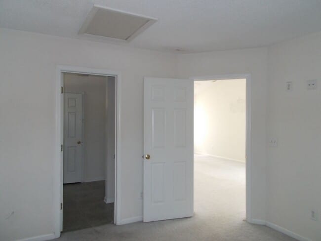 Building Photo - Charming Home in Forest Park