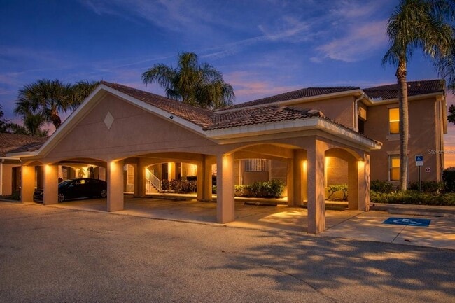 Foto del edificio - 819 Fairwaycove Ln