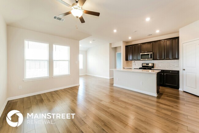 Foto del edificio - 1021 Round Bale Rd